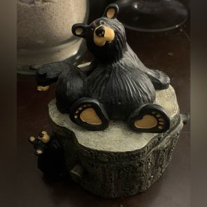 Bear foots sculpture
